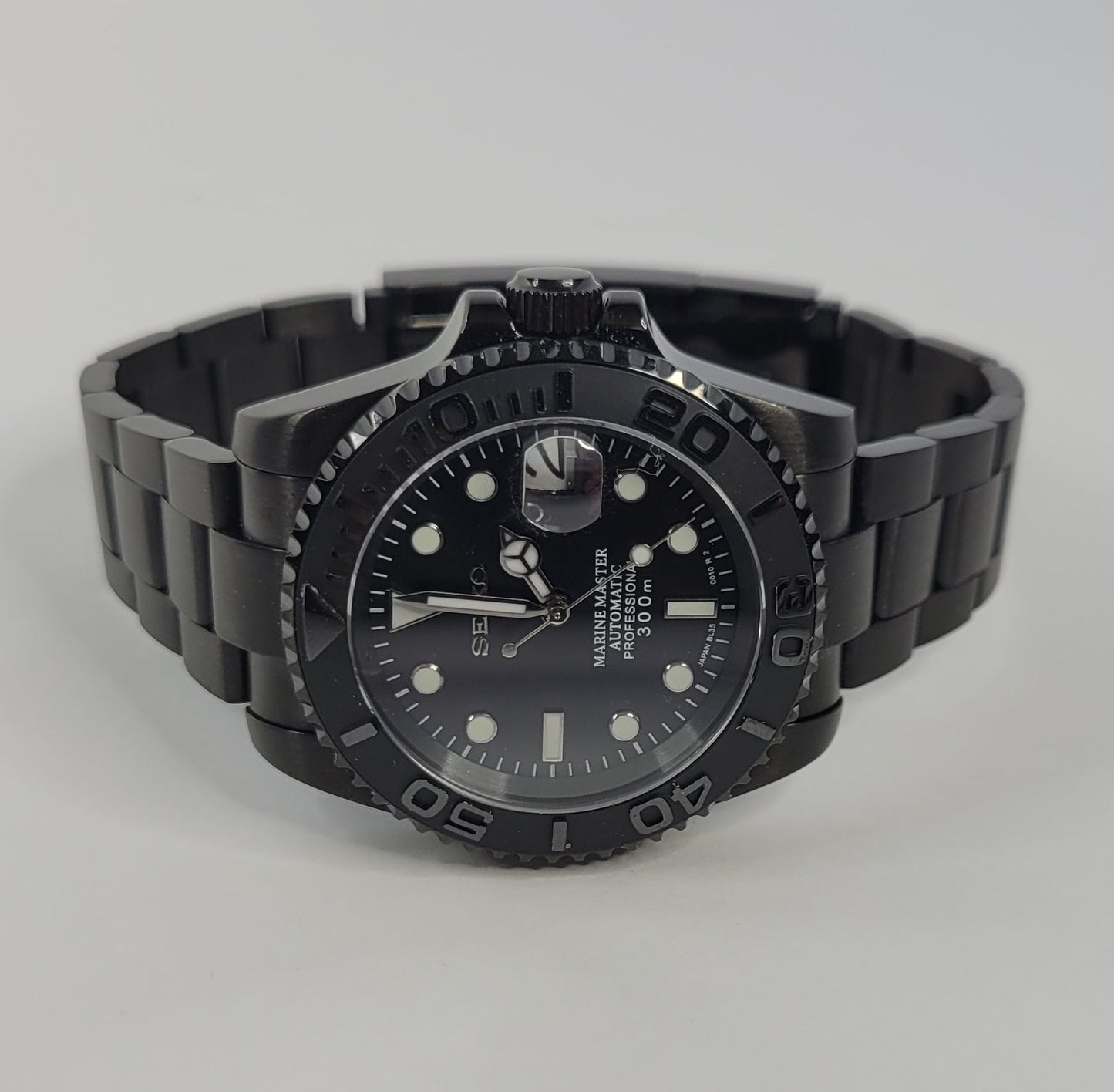 Seiko Custom Mod Watch Black Case, Black Ceramic Bezel, Sapphire - powered by NH35 Automatic Movement - Sunshine Custom Watch