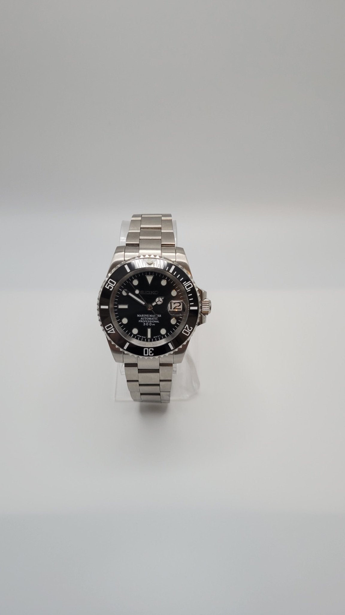 Seiko Custom Mod Watch Black Dial, Black Ceramic Bezel, Sapphire - powered by NH35 Automatic Movement - Sunshine Custom Watch