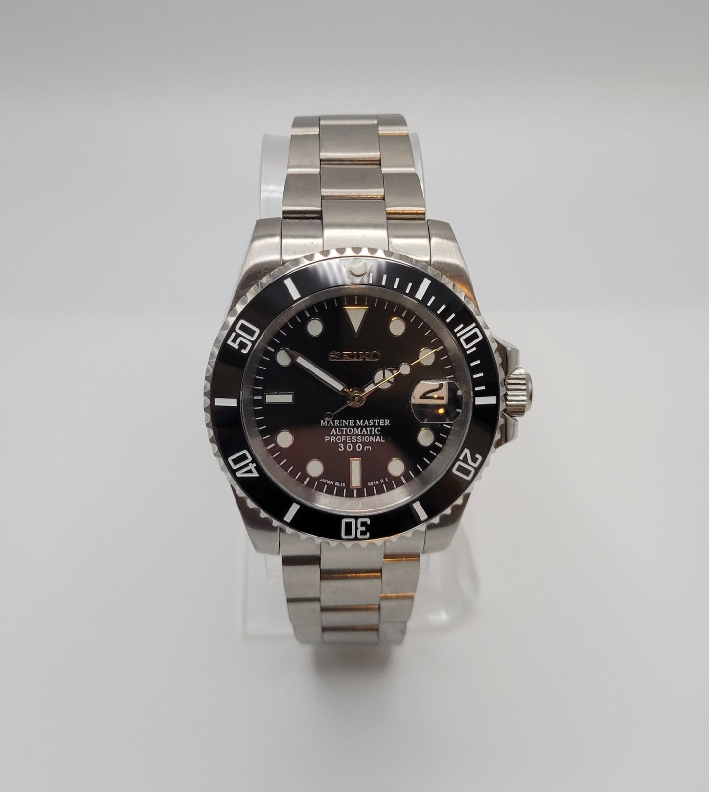 Seiko Custom Mod Watch Black Dial, Black Ceramic Bezel, Sapphire - powered by NH35 Automatic Movement - Sunshine Custom Watch