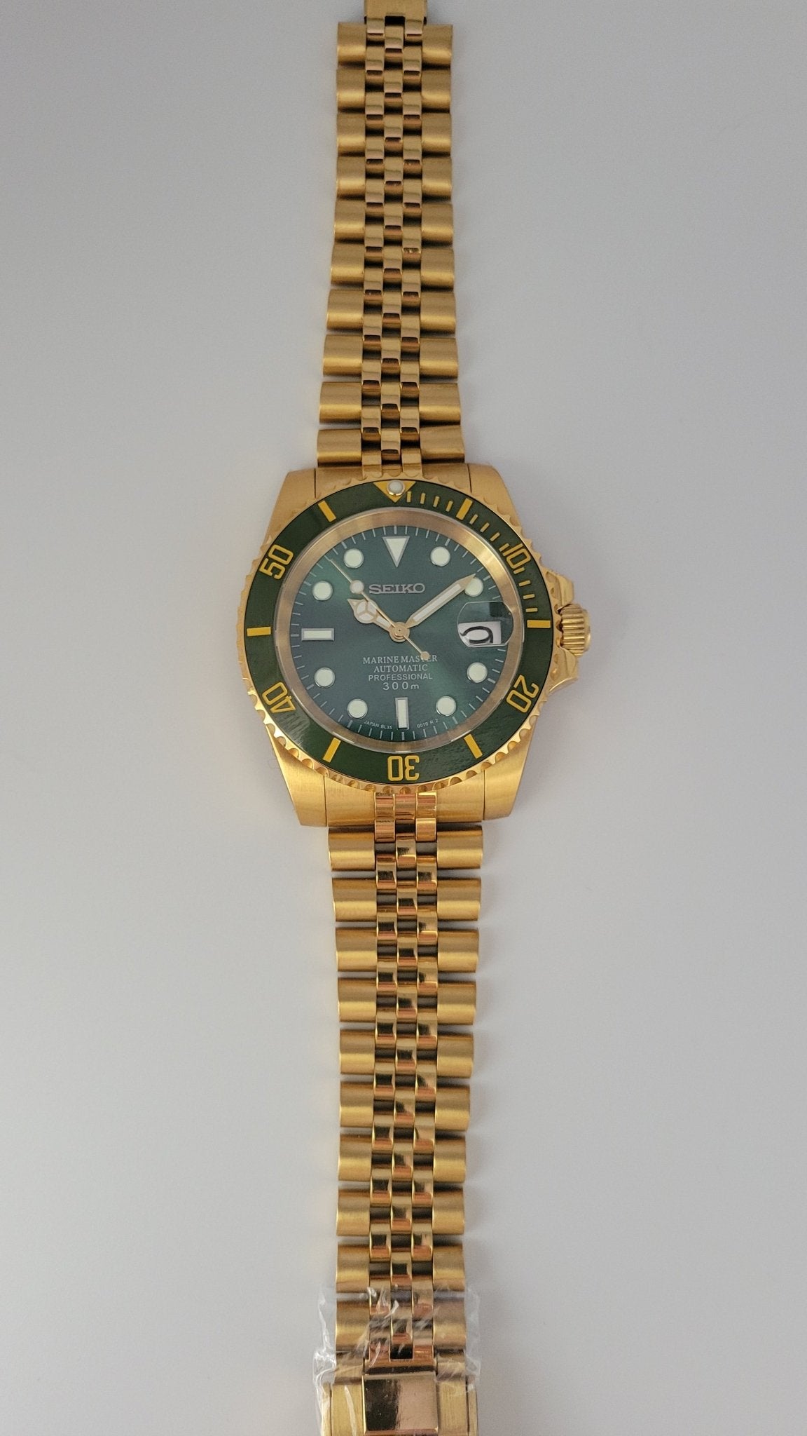 Seiko Custom Mod Watch Build - Gold with Green Dial and matching Ceramic Bezel Seiko NH35 Automatic Sunshine Custom Watch