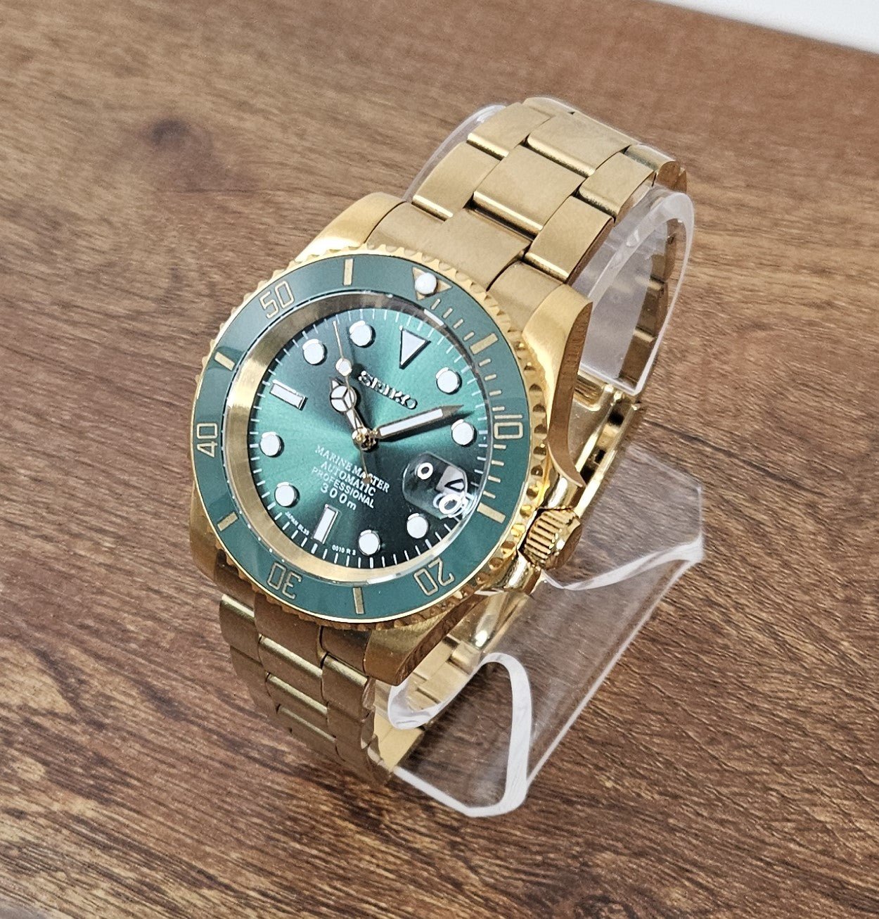 Seiko Custom Mod Watch Build - Gold with Green Dial and matching Ceramic Bezel Seiko NH35 Automatic Sunshine Custom Watch