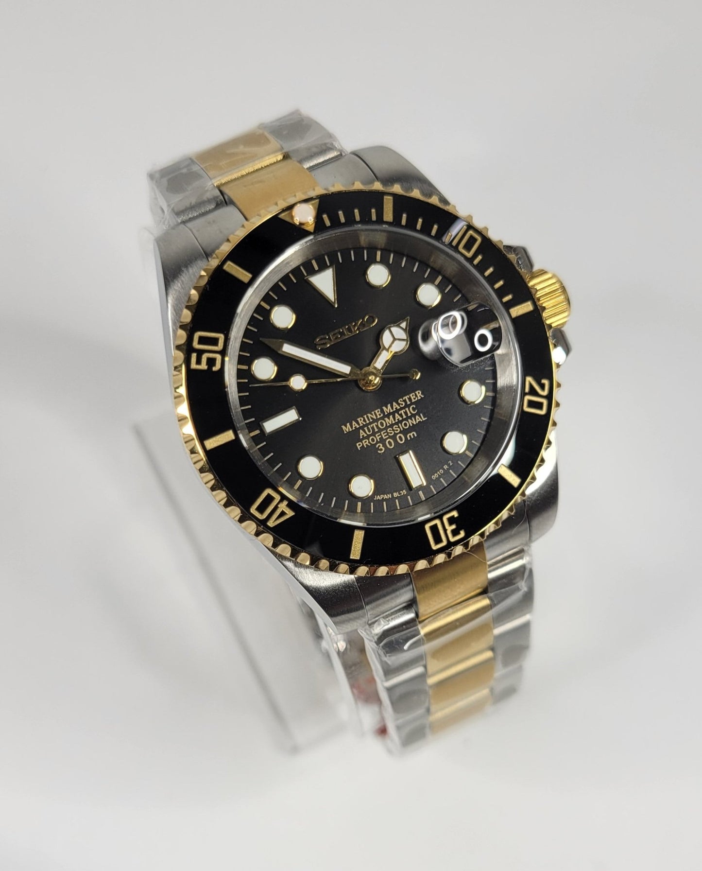 Seiko Custom Mod Watch Build - Two Tone with Black Dial Ceramic Bezel powered by NH35 Automatic - Sunshine Custom Watch