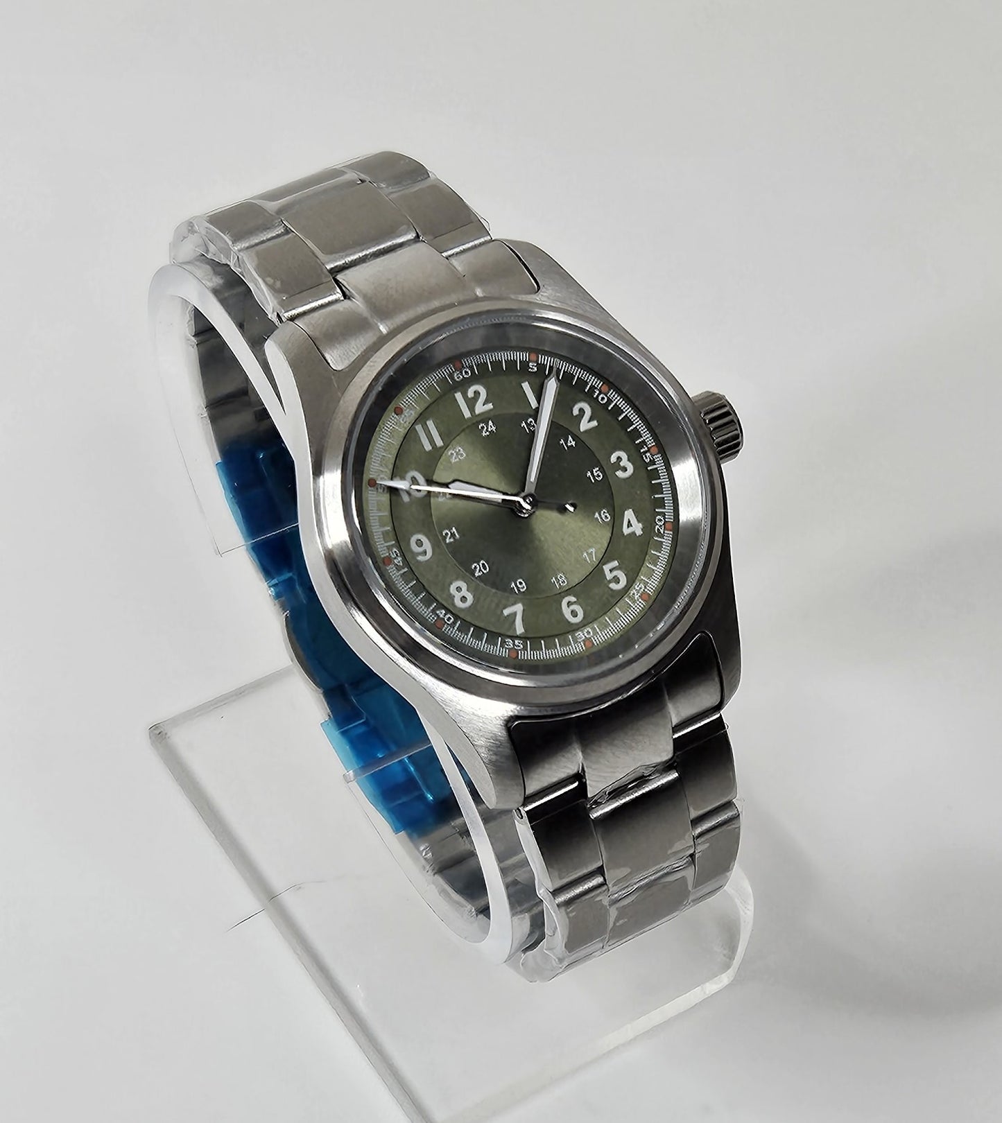 Classic tool watch Sunburst Green Dial