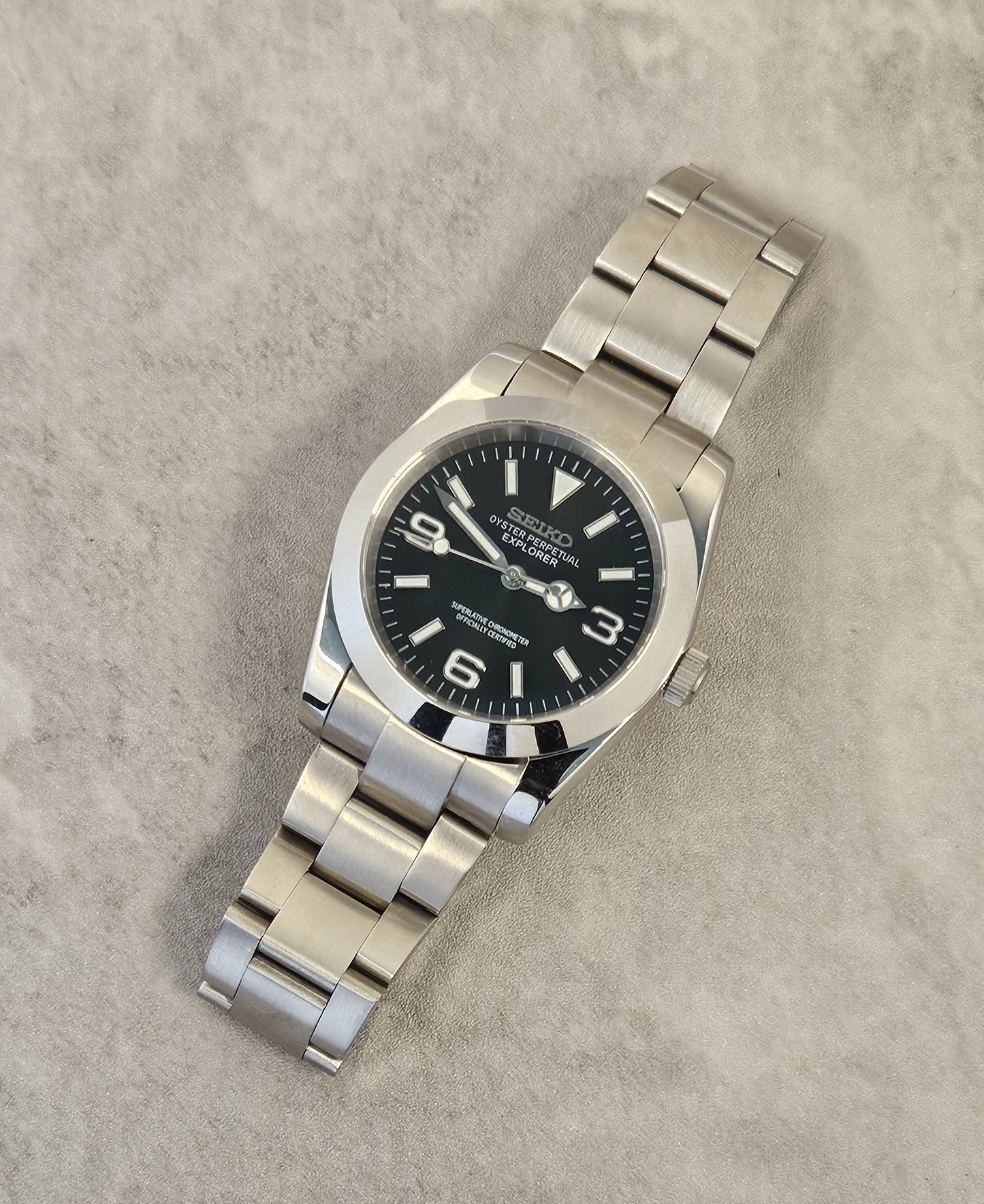 Classic Explorer Mod Watch, Black Dial | VH31