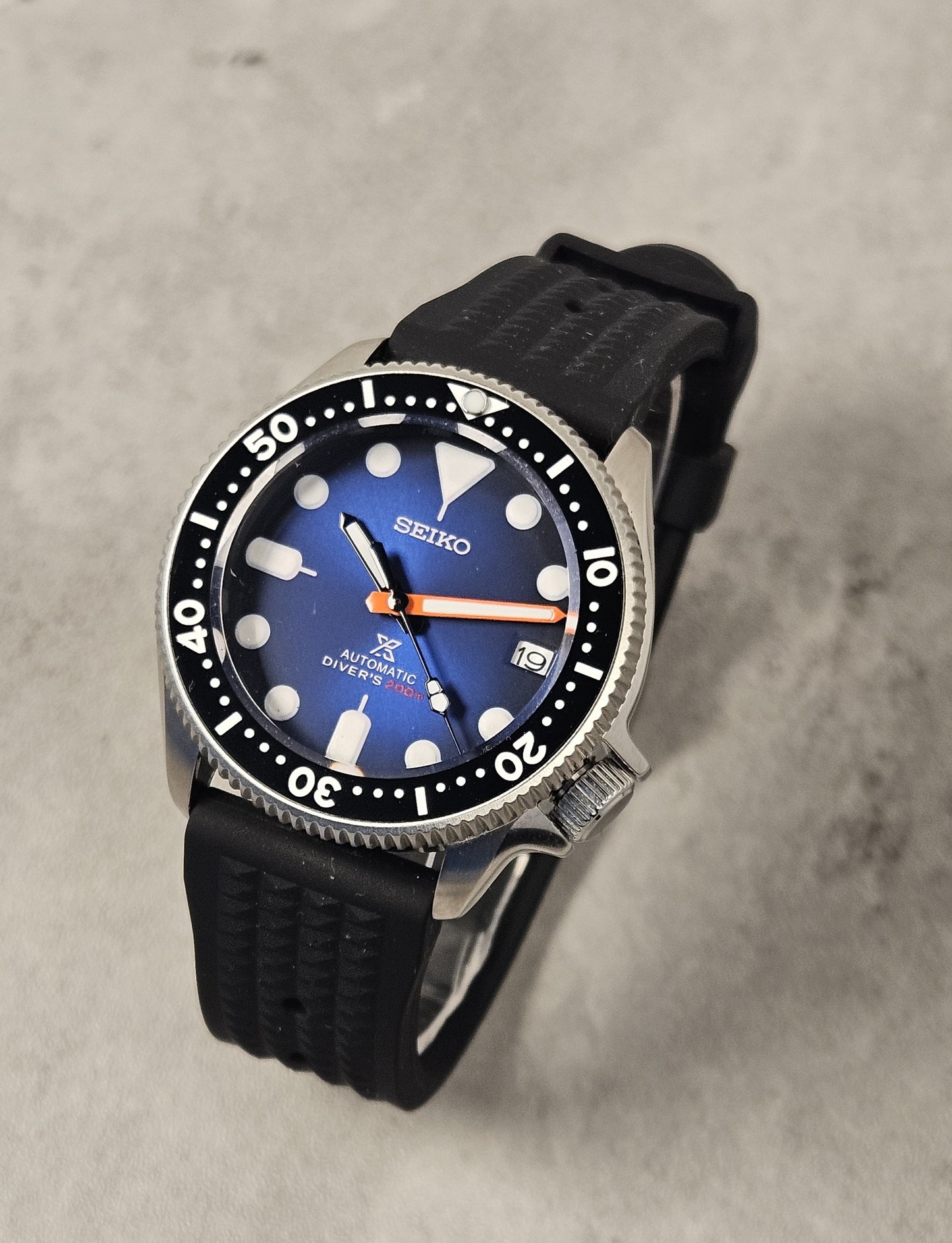 Custom Mod Watch SKX019 Style 37mm SKX019 Style Case - Rubber strap