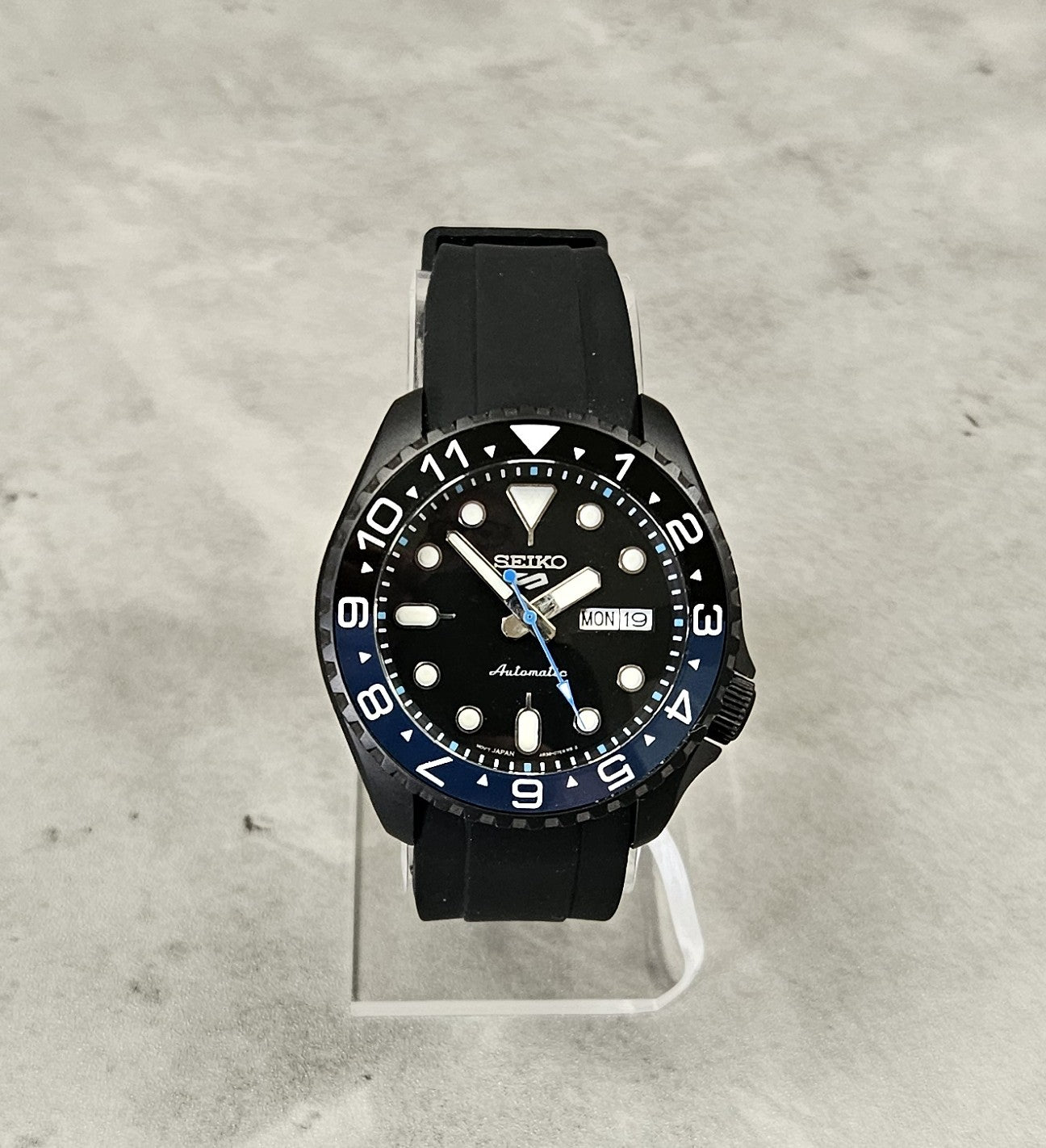 Nearly New: Custom Build SKX Mod Watch, Stealth Case