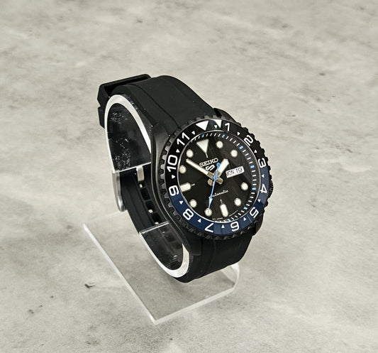 Nearly New: Custom Build SKX Mod Watch, Stealth Case