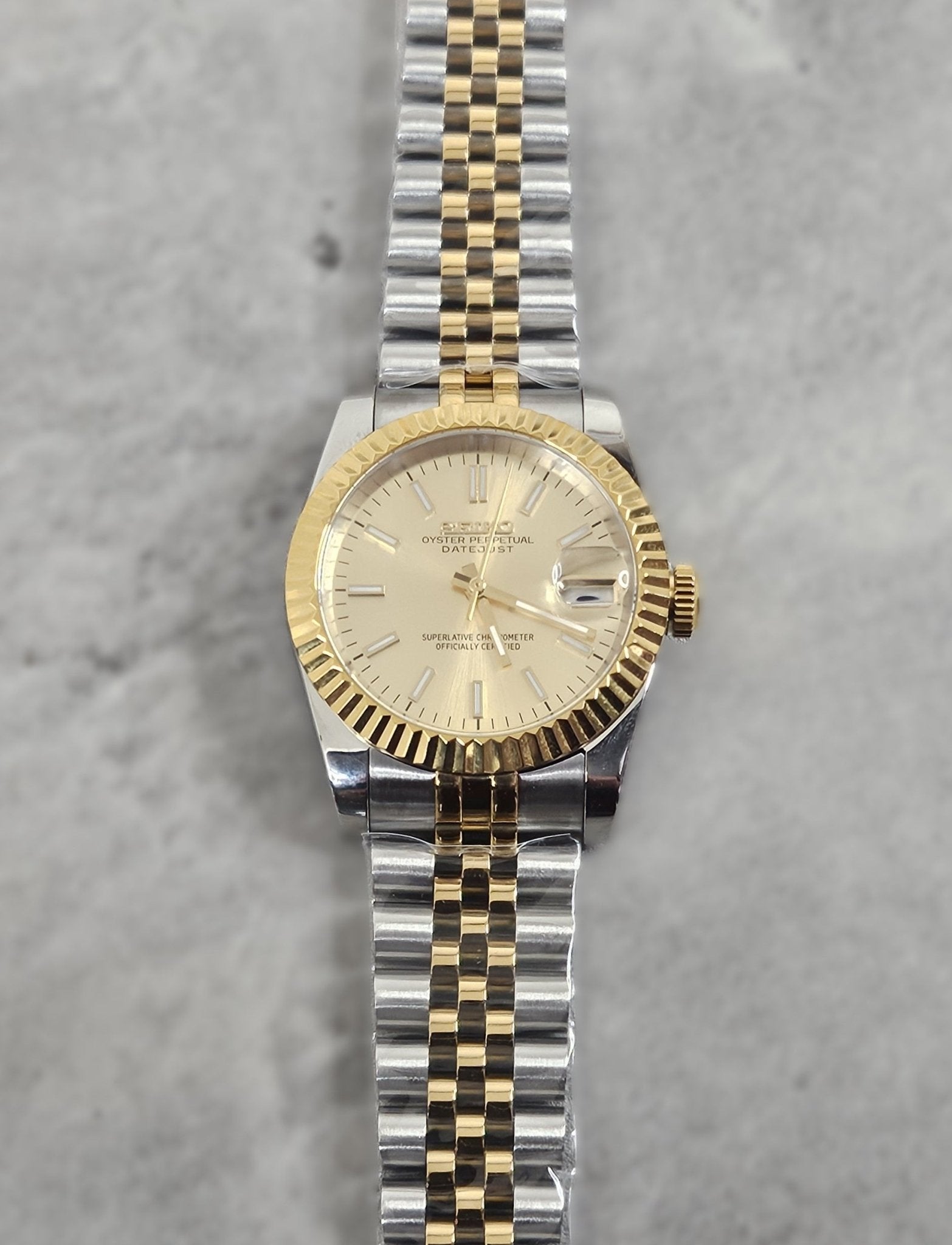 39mm Fluted Case Seiko Custom Mod Watch DateJust Dial, Two Tone Case, Sapphire - Seiko NH35 Movement - Sunshine Custom Watch