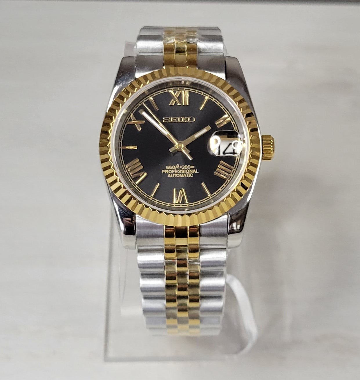 Fluted Case Seiko Custom Mod Watch, Roman Numerals, Two Tone Case, Sapphire - Automatic Movement - Sunshine Custom Watch