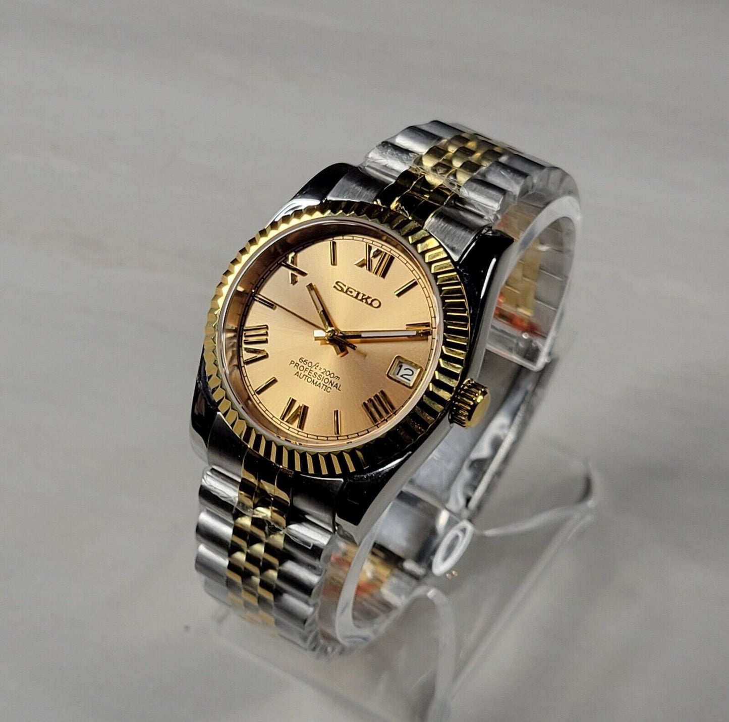 Fluted Case Seiko Custom Mod Watch, Roman Numerals, Two Tone Case, Sapphire - NH35 Automatic Movement - Sunshine Custom Watch