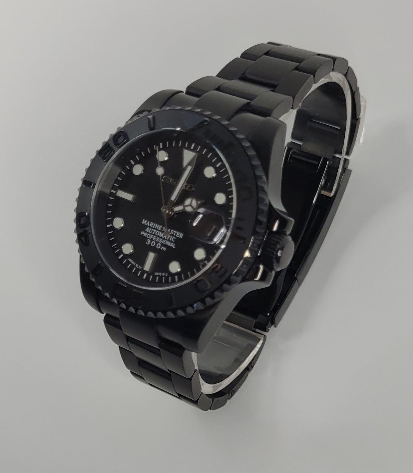 Seiko Custom Mod Watch Black Case, Black Ceramic Bezel, Sapphire - powered by NH35 Automatic Movement - Sunshine Custom Watch