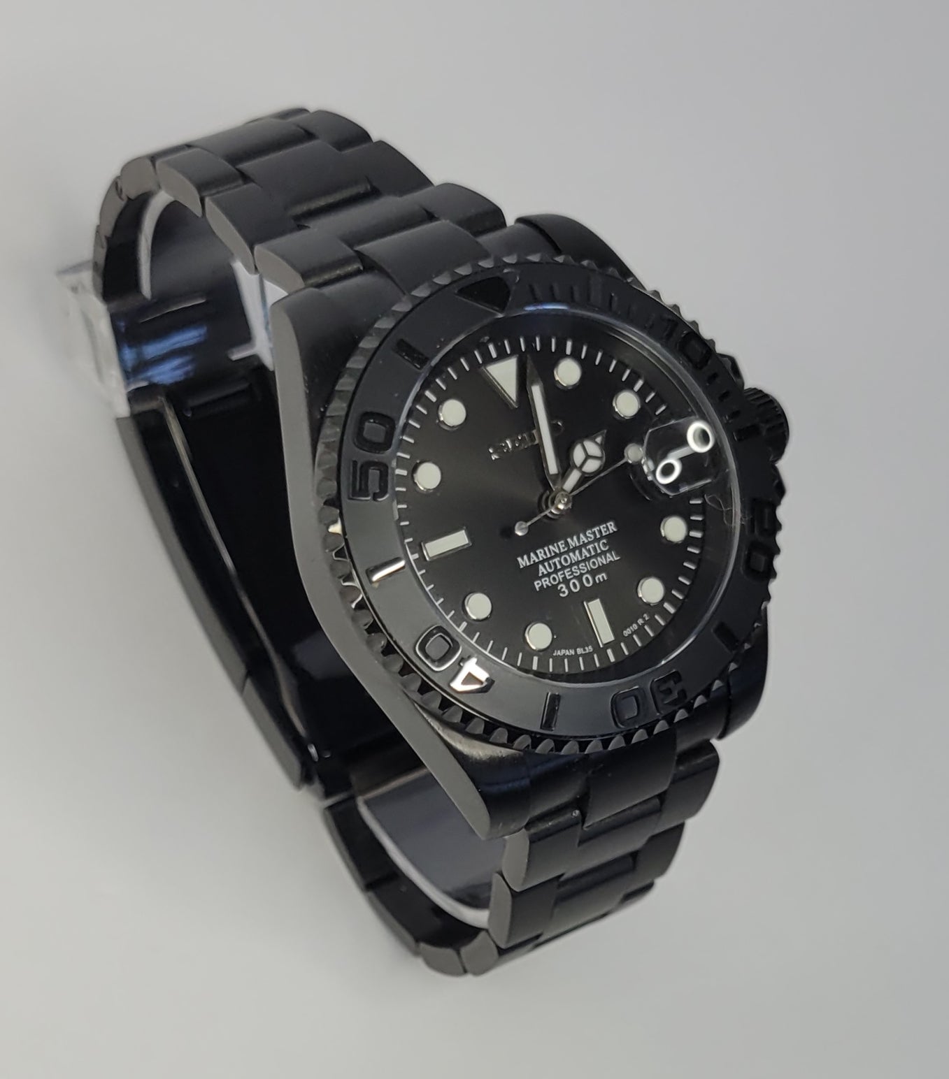 Seiko Custom Mod Watch Black Case, Black Ceramic Bezel, Sapphire - powered by NH35 Automatic Movement - Sunshine Custom Watch