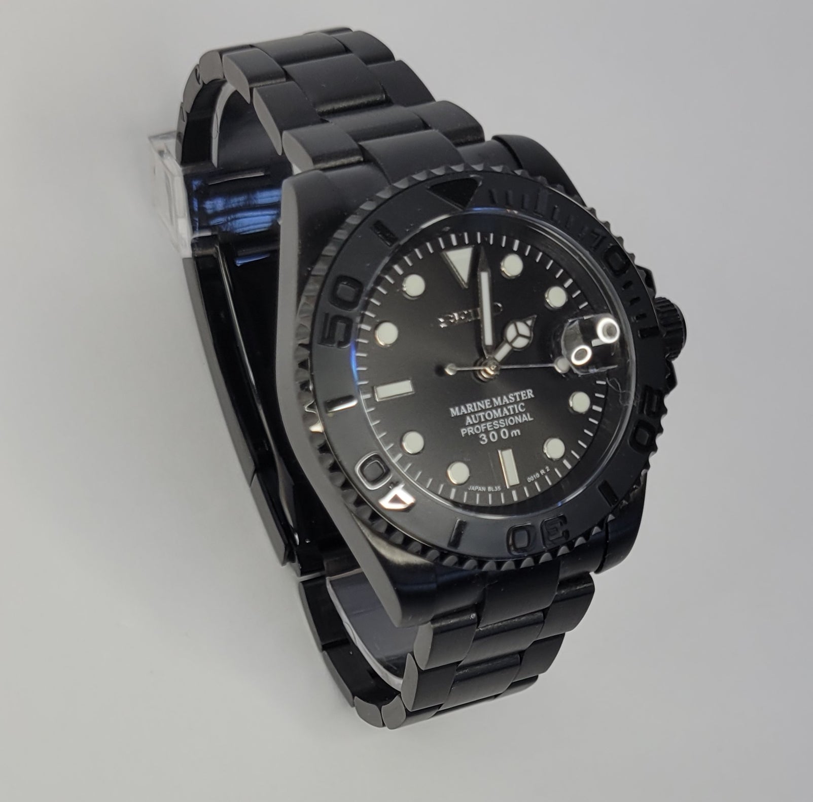 Seiko Custom Mod Watch Black Case, Black Ceramic Bezel, Sapphire - powered by NH35 Automatic Movement - Sunshine Custom Watch