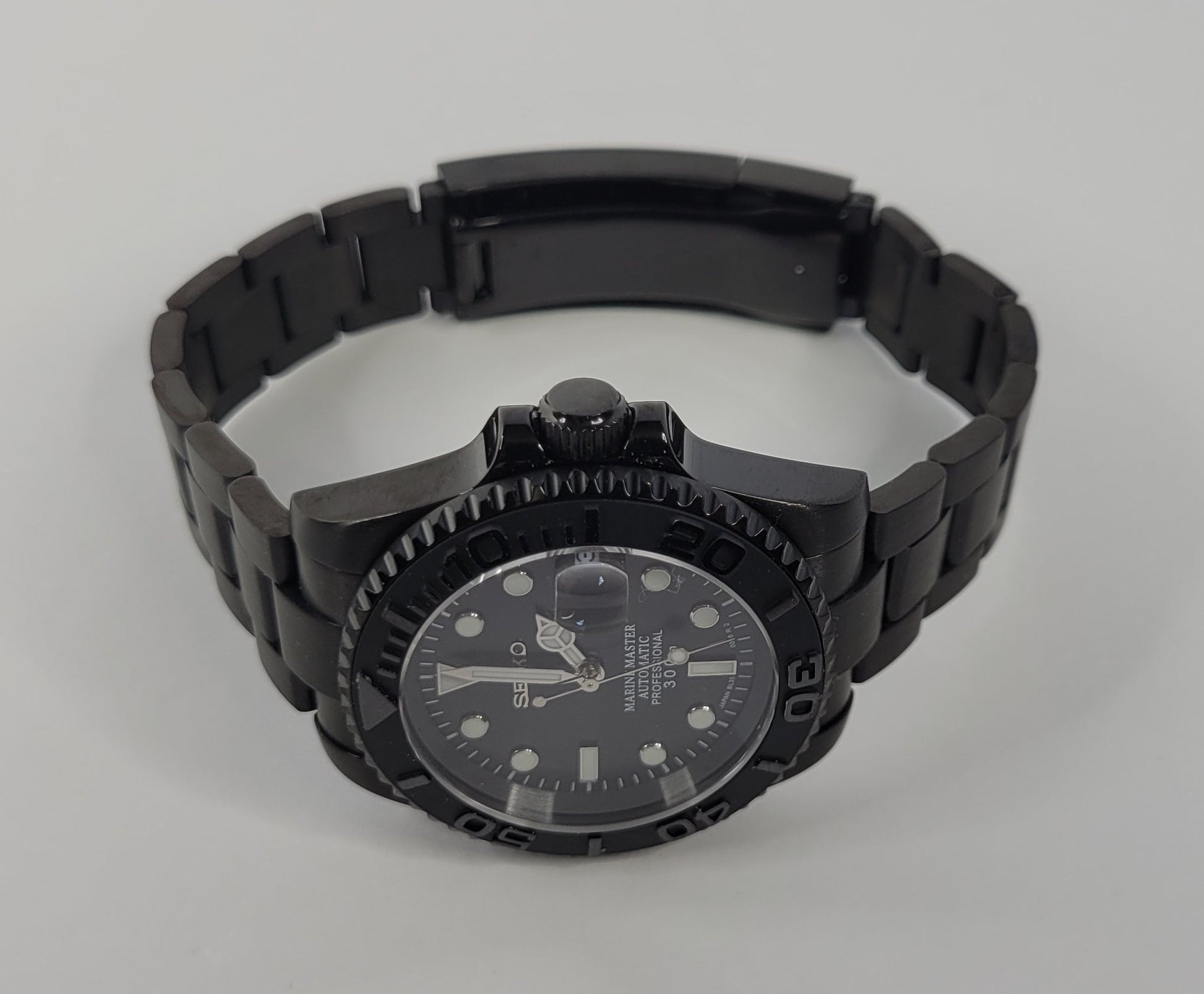 Seiko Custom Mod Watch Black Case, Black Ceramic Bezel, Sapphire - powered by NH35 Automatic Movement - Sunshine Custom Watch