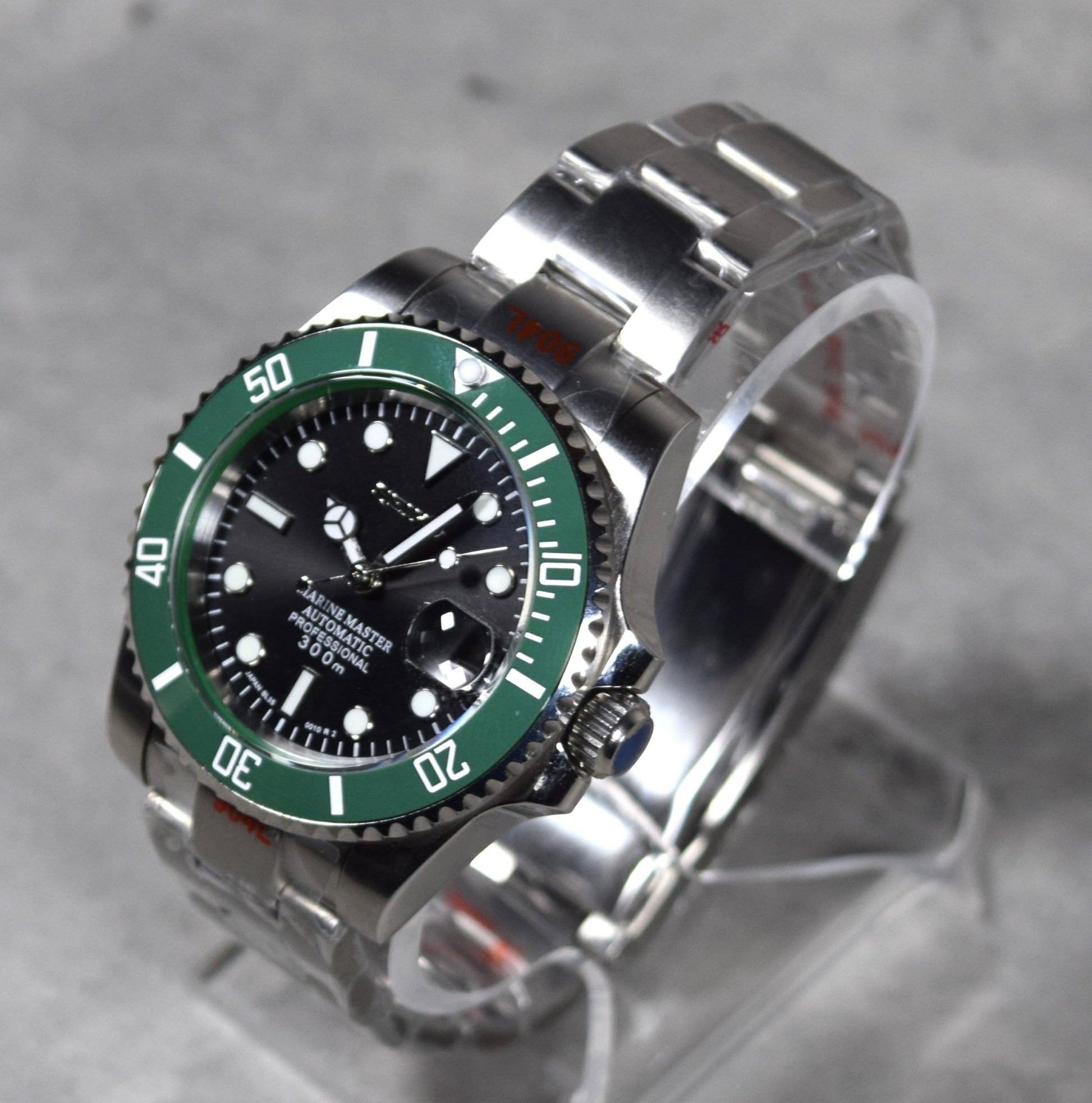 Seiko Custom Mod Watch Black Dial, Green Ceramic Bezel, Sapphire - Powered by NH35 Automatic Movement - Sunshine Custom Watch