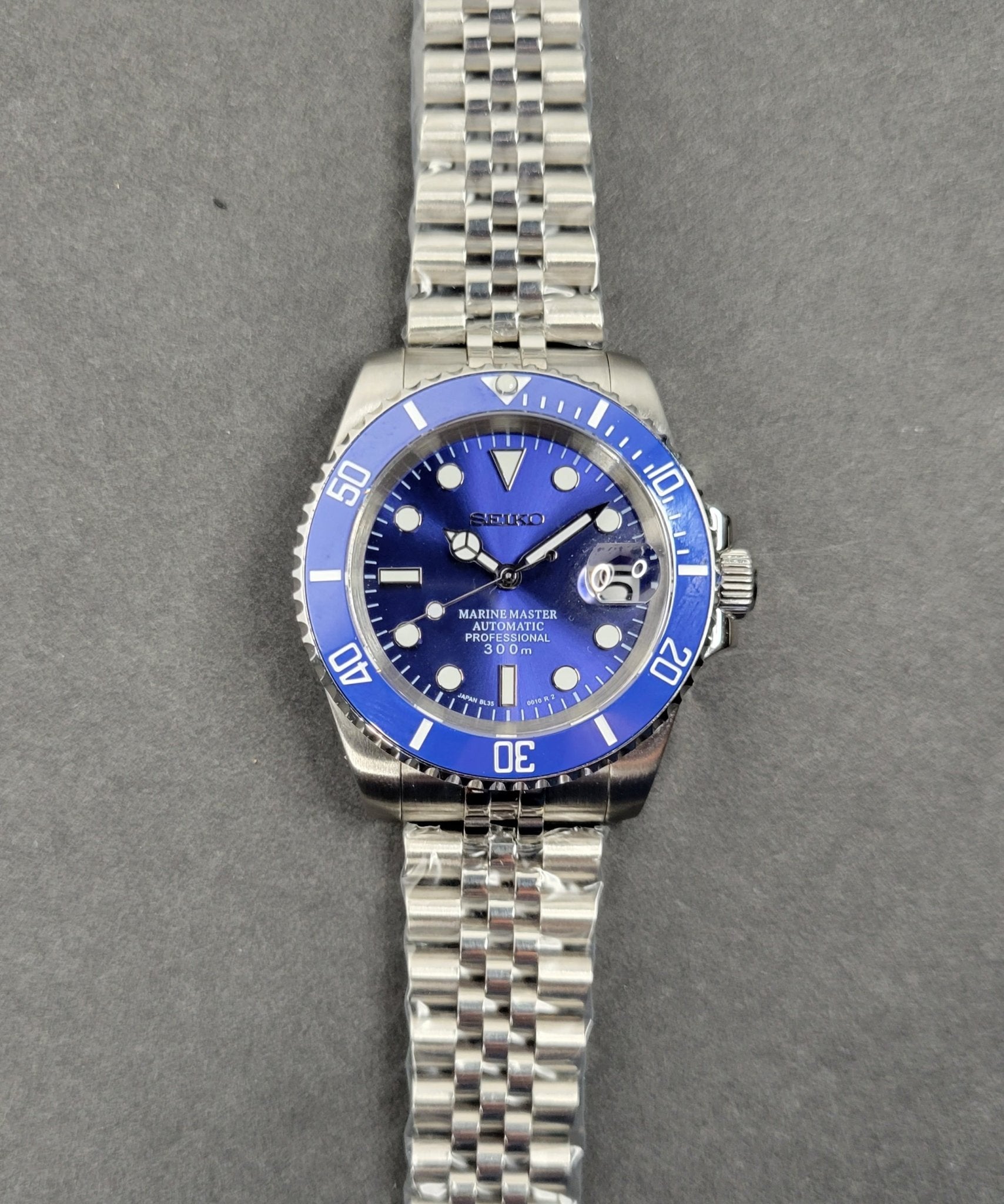 Seiko Custom Mod Watch Blue Dial, Blue Ceramic Bezel, Sapphire - Powered by NH35 Automatic Movement - Sunshine Custom Watch
