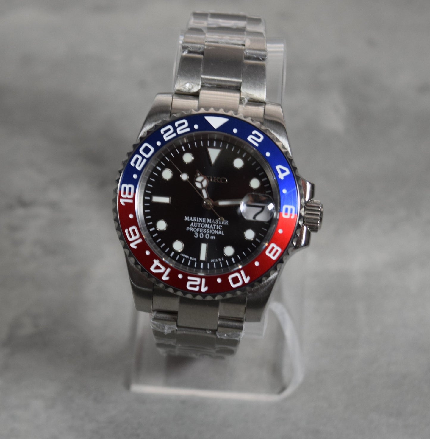 Seiko Custom Mod Watch Build - Black Dial with Blue/Red Ceramic Bezel powered by Seiko NH35 Automatic - Sunshine Custom Watch