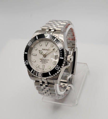 Seiko Custom Mod Watch Build - White Dial with Black Ceramic Bezel powered by NH35 Automatic Movement - Sunshine Custom Watch