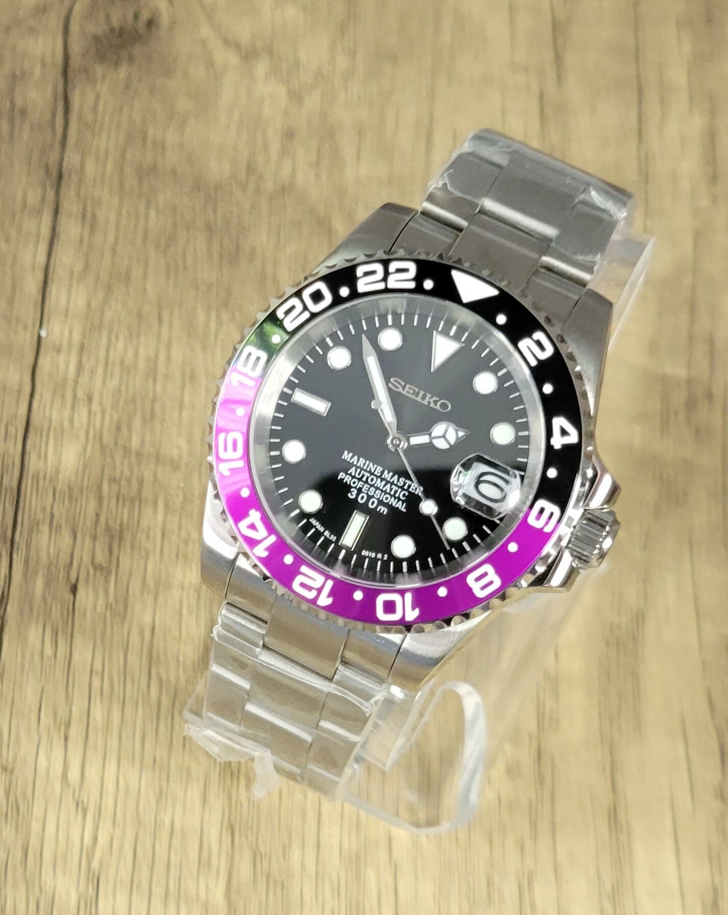 Seiko Custom Mod Watch, "Joker" Purple/Black Ceramic Bezel, Sapphire w/Cyclops- NH35A - Sunshine Custom Watch