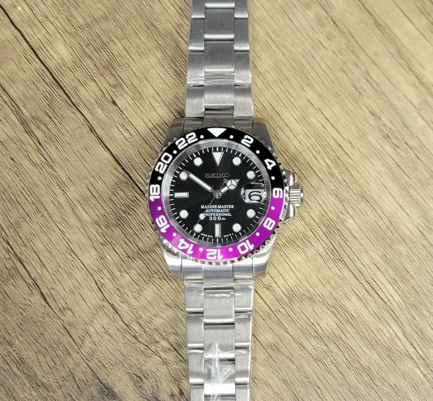 Seiko Custom Mod Watch, "Joker" Purple/Black Ceramic Bezel, Sapphire w/Cyclops- NH35A - Sunshine Custom Watch